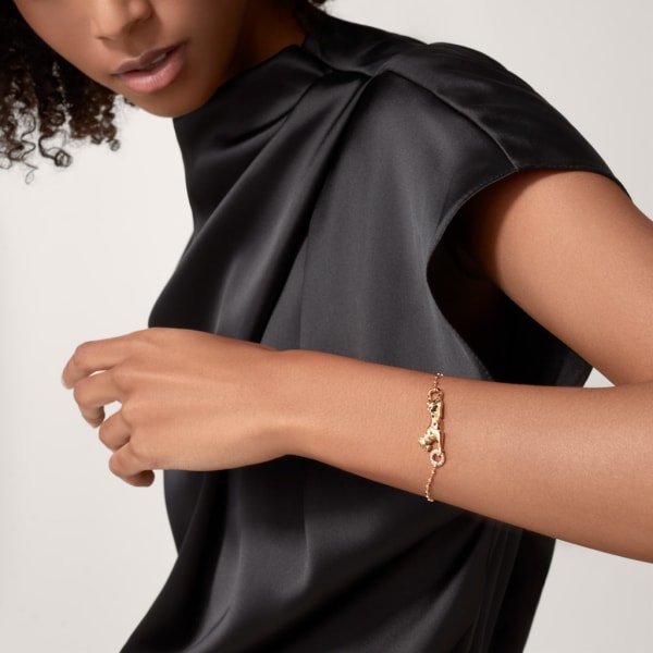 Panthère de Cartier bracelet, on a chain, diamonds Yellow gold, tsavorite garnets, diamonds