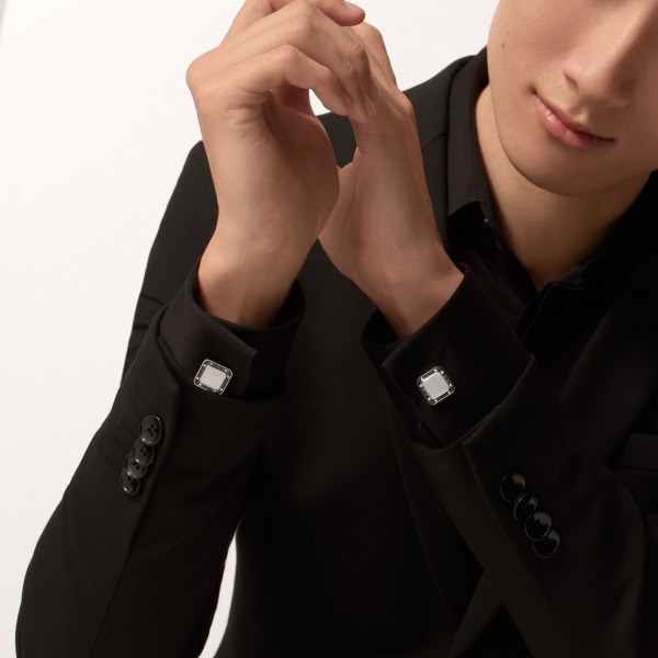 Santos de Cartier 袖扣 鍍鈀飾面純銀及條紋金屬覆以深灰色 PVD